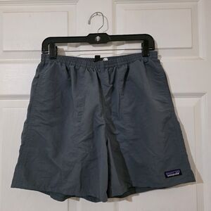 Men Size Medium Patagonia Baggies Shorts in a gray color. 